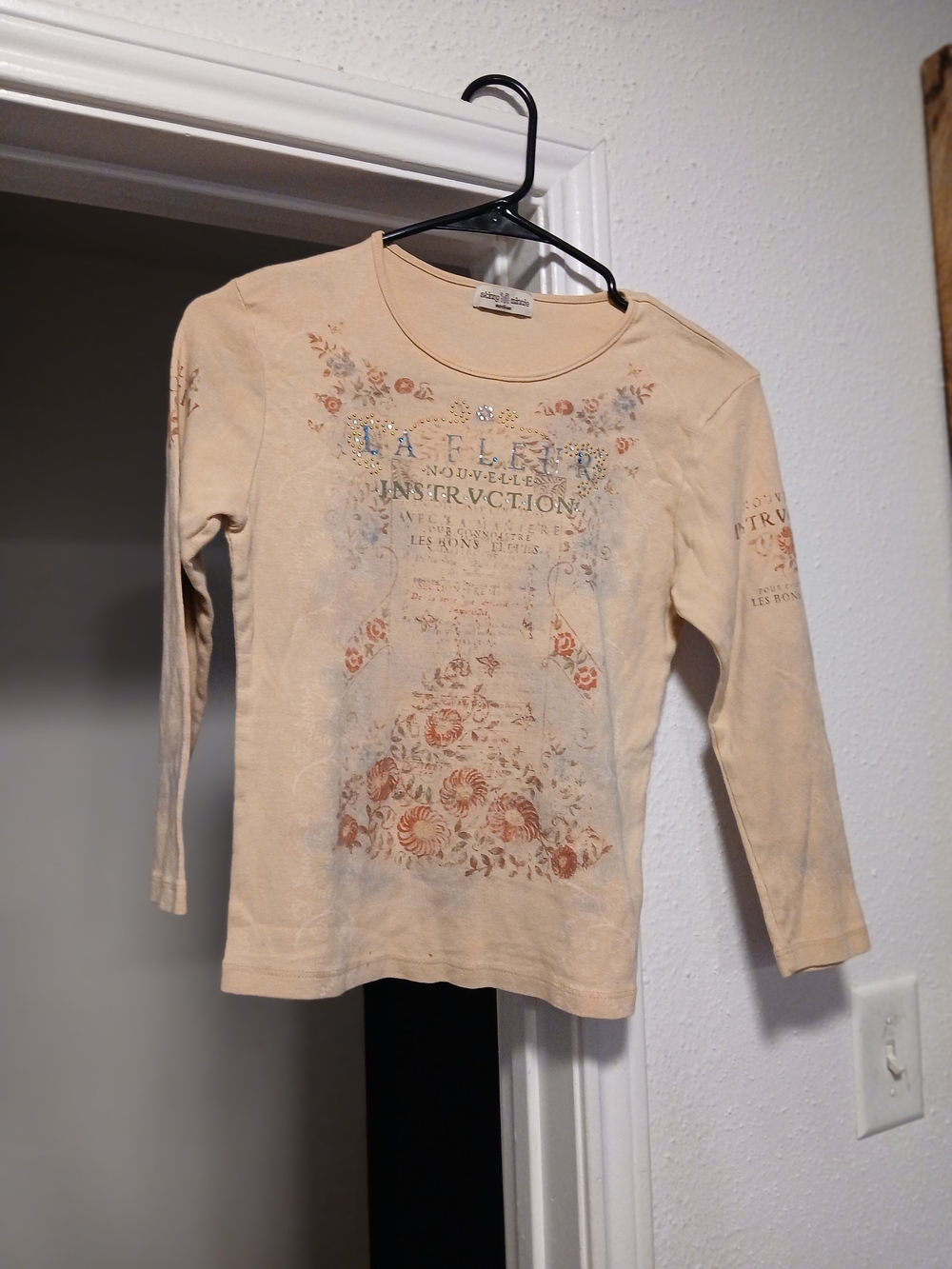 Skinny Minnie Vintage Women's Cream Graphic Long-Sleeve Top